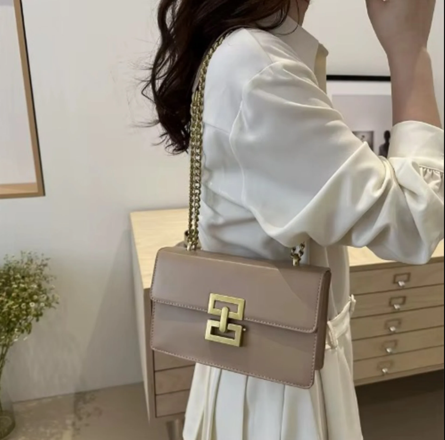 Retro Leather Shoulder Bag with Chain - Brown - Image 2