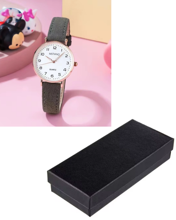 Women’s Luminous Retro Leather Quartz Watch