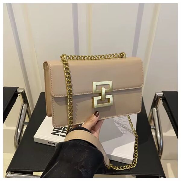 Retro Leather Shoulder Bag with Chain - Brown