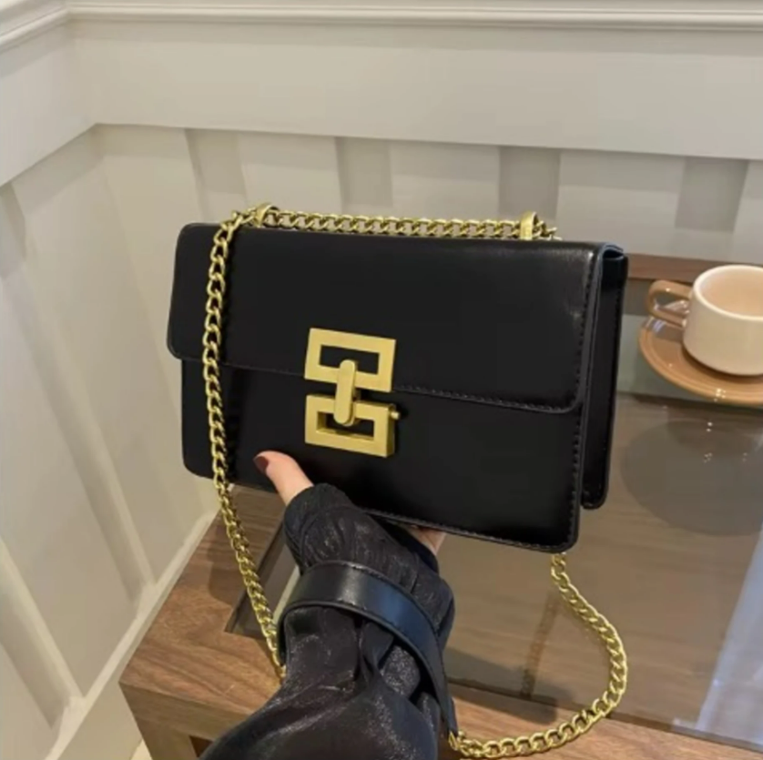 Retro Leather Shoulder Bag with Chain - Black - Image 1