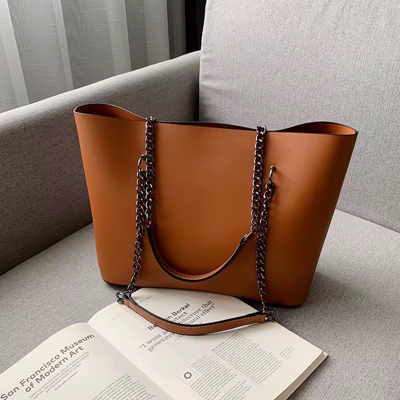 Retro Large Capacity Shoulder Bag - Brown - Image 1
