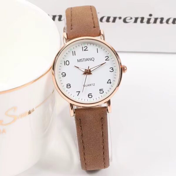 Women’s Luminous Retro Leather Quartz Watch – Brown