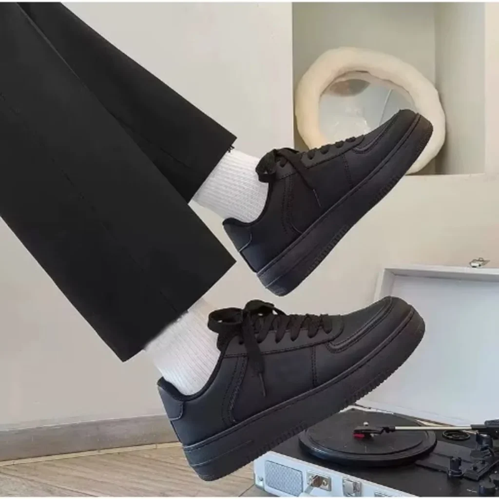 Men’s Breathable Sneakers –Black