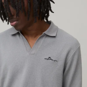 boohooMAN BM Signature Embroidered V Neck Textured Polo - Image 3